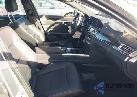 2015 Mercedes-Benz E 350 z USA, uszkodzony, nr VIN WDDHF5KB7FB089114